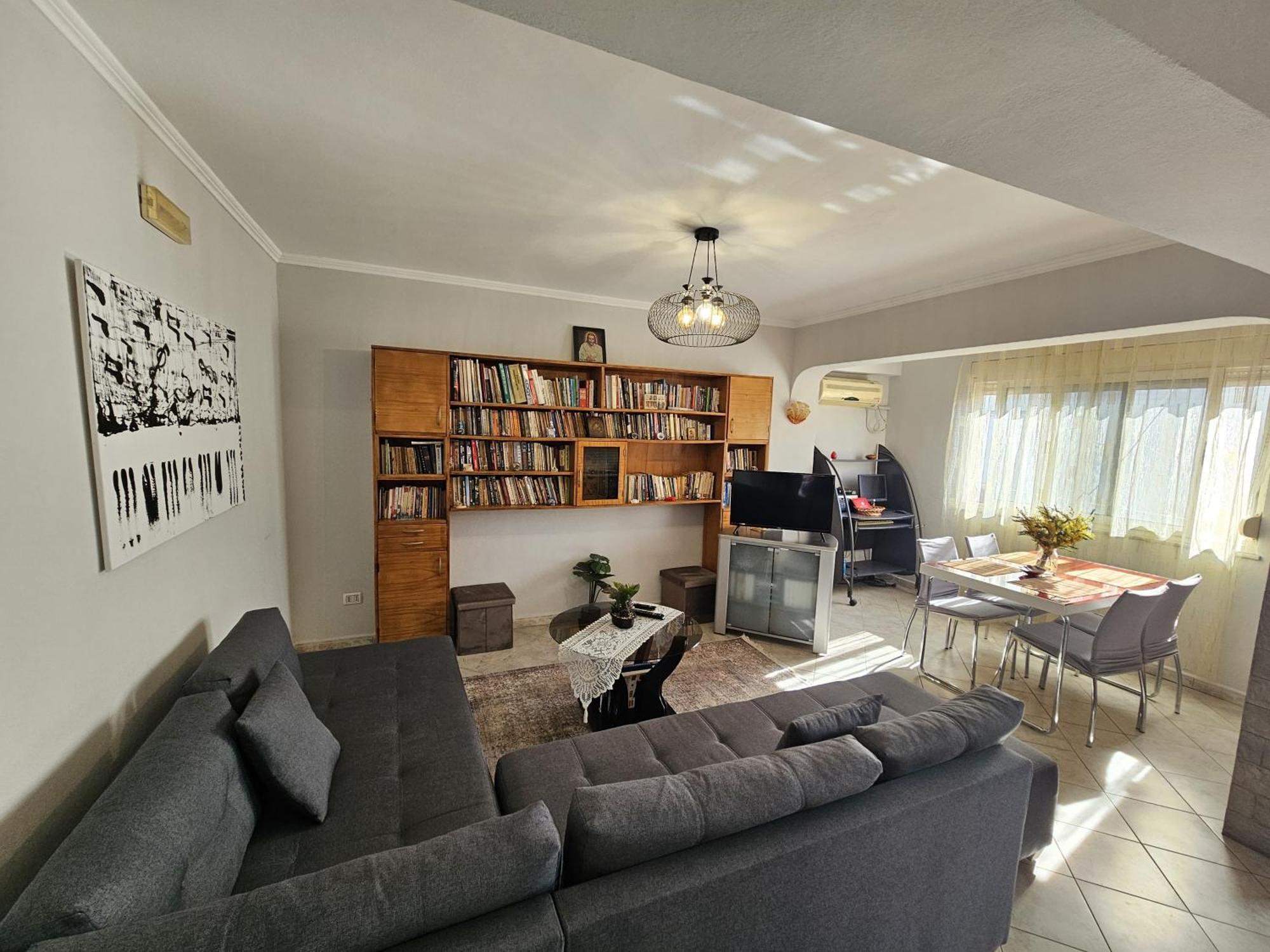 Library Apartment By Bohem Rentals Дуррес Экстерьер фото